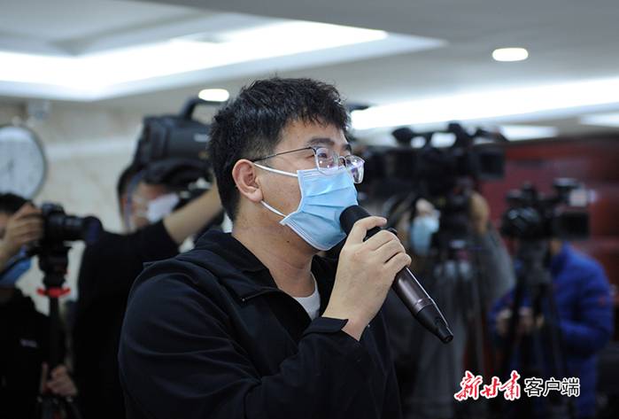 http://pic.gansudaily.com.cn/003/013/705/00301370543_126e2071.jpg