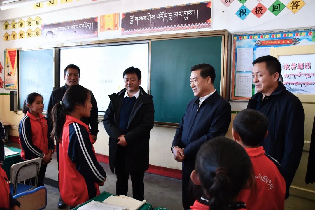 何谋保在碌曲调研时强调 坚持以铸牢中华民族共同体意识为主线 同心携手共创更加美好的明天