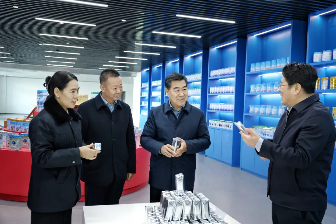 何谋保在合作市调研指导企业复工复产及安全生产工作