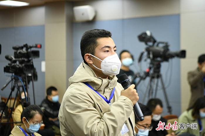 http://pic.gansudaily.com.cn/003/013/774/00301377446_d0a3c514.jpg
