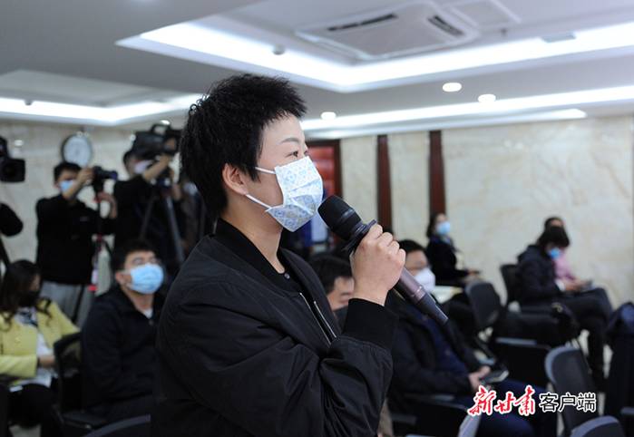 http://pic.gansudaily.com.cn/003/013/705/00301370539_e4083c47.jpg