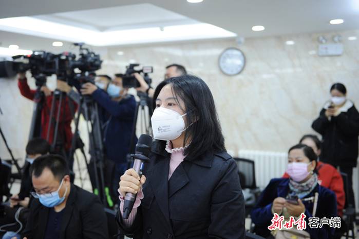 http://pic.gansudaily.com.cn/003/013/711/00301371185_825e113d.jpg