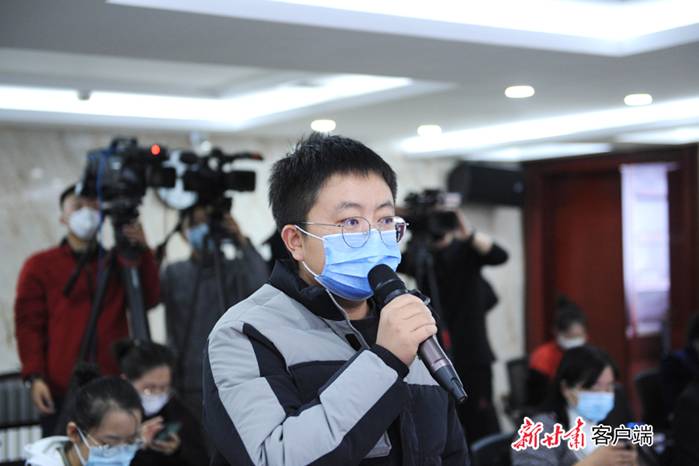 http://pic.gansudaily.com.cn/003/013/711/00301371183_9070951e.jpg