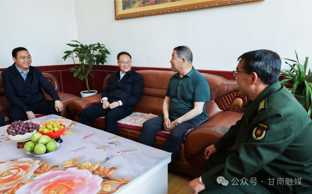 张泽武杨振林“八一”前夕  走访慰问驻地官兵公安特警消防指战员和退役军人